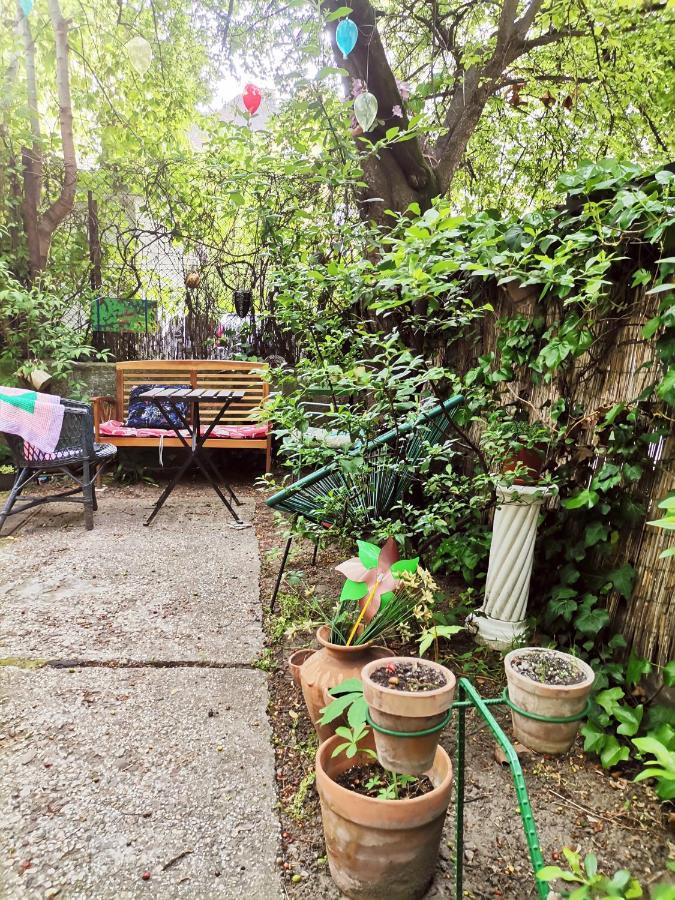 Flat In Historic Villa With Your Own Private Garden, Near City Park Budapeszt Zewnętrze zdjęcie