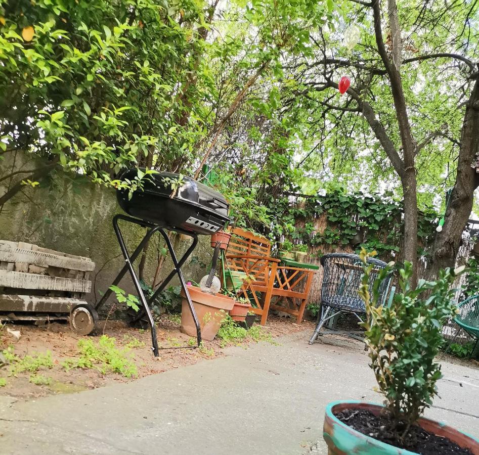 Flat In Historic Villa With Your Own Private Garden, Near City Park Budapeszt Zewnętrze zdjęcie